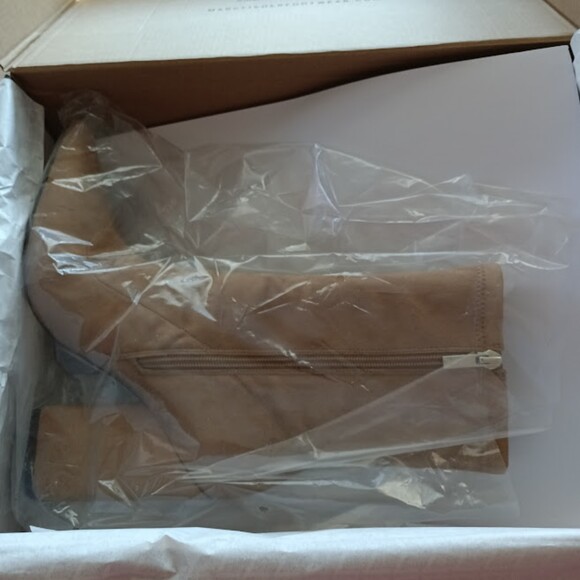 NIB Marc Fisher LTD Medium Natural Suede Larry Pointed Toe Ankle Boots Size 9.5 - Picture 11 of 13